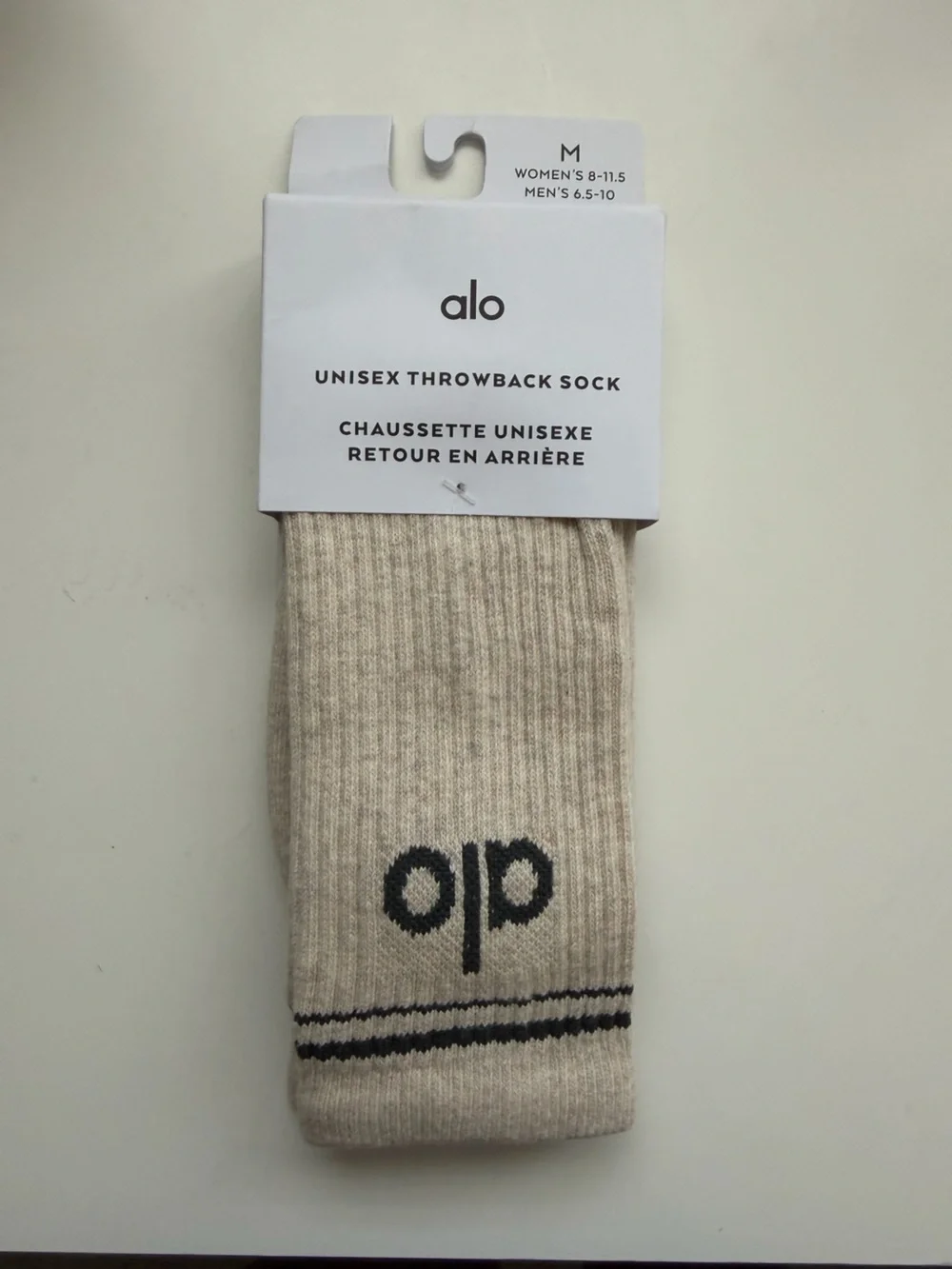 Alo Yoga Unisex Throwback Socks Size M – Oatmeal Heather – Black Logo – NWT